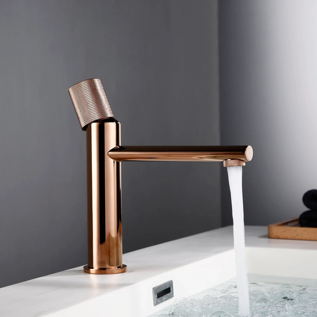 Robinet lavabo salle de bain poignée ronde travaillée - Doré brossé - Laiton