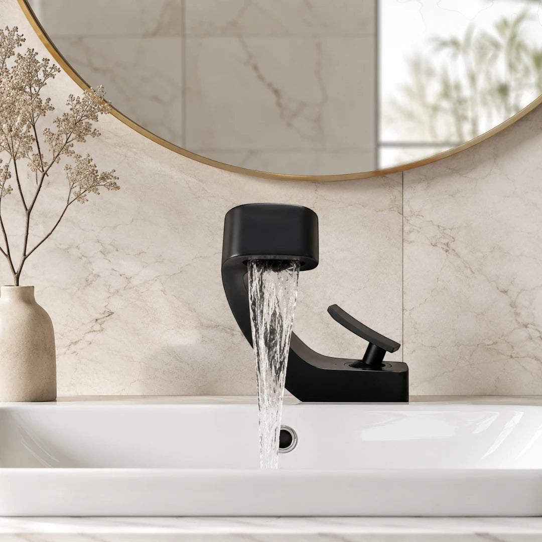 Robinet design incurvé cascade - Noir mat - Laiton