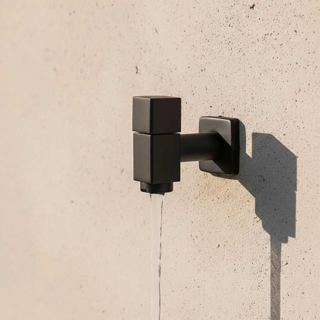 Robinet extérieur de jardin moderne cubique mural - Noir - Laiton