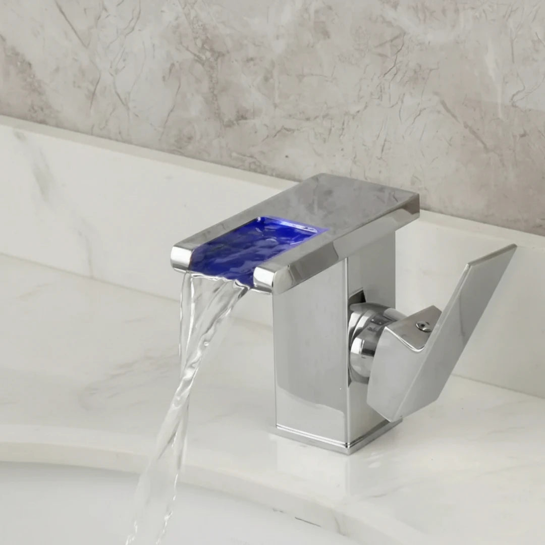 Robinet lavabo salle de bain design cascade led température - Argenté