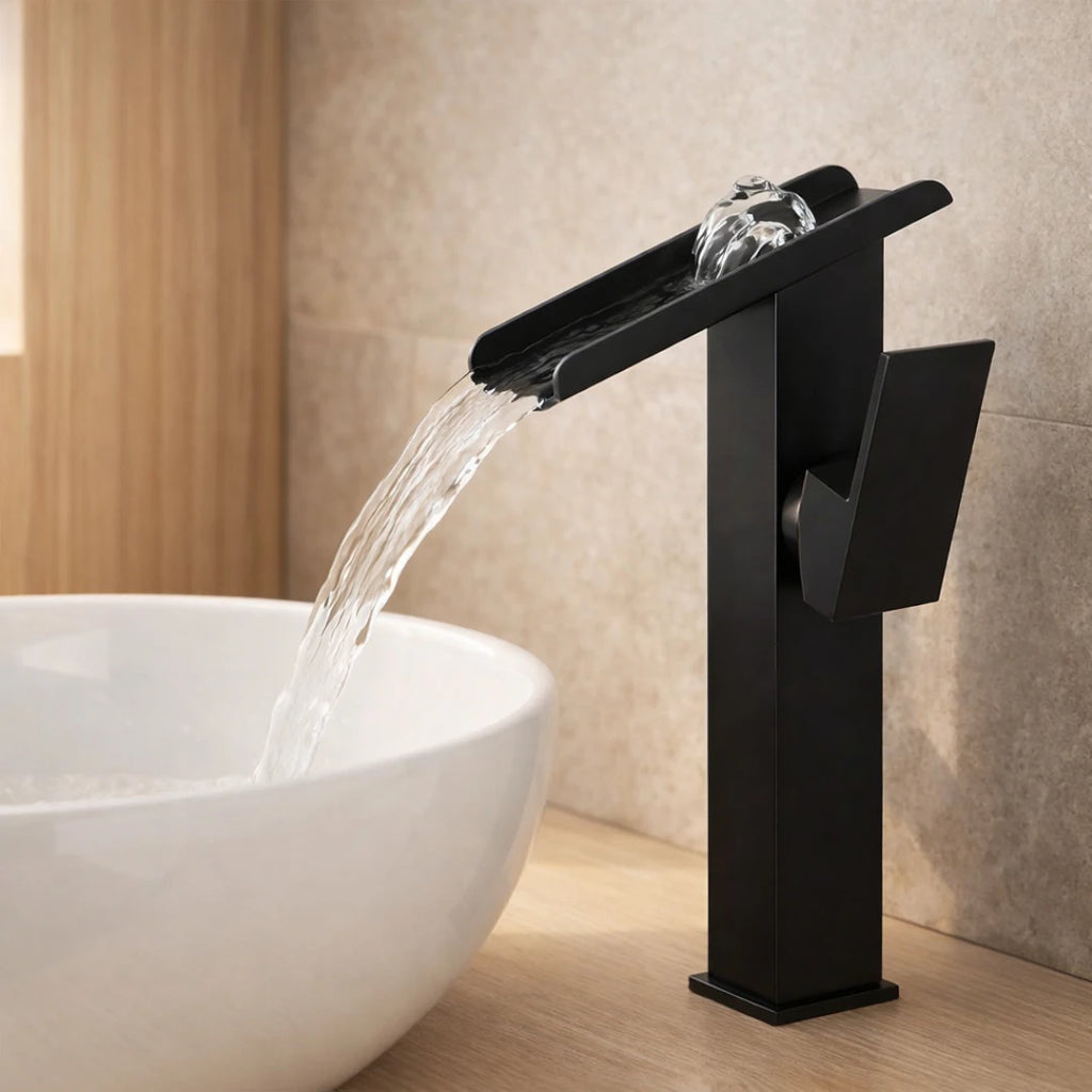 Robinet lavabo salle de bain design rectangulaire cascade - Noir - Laiton