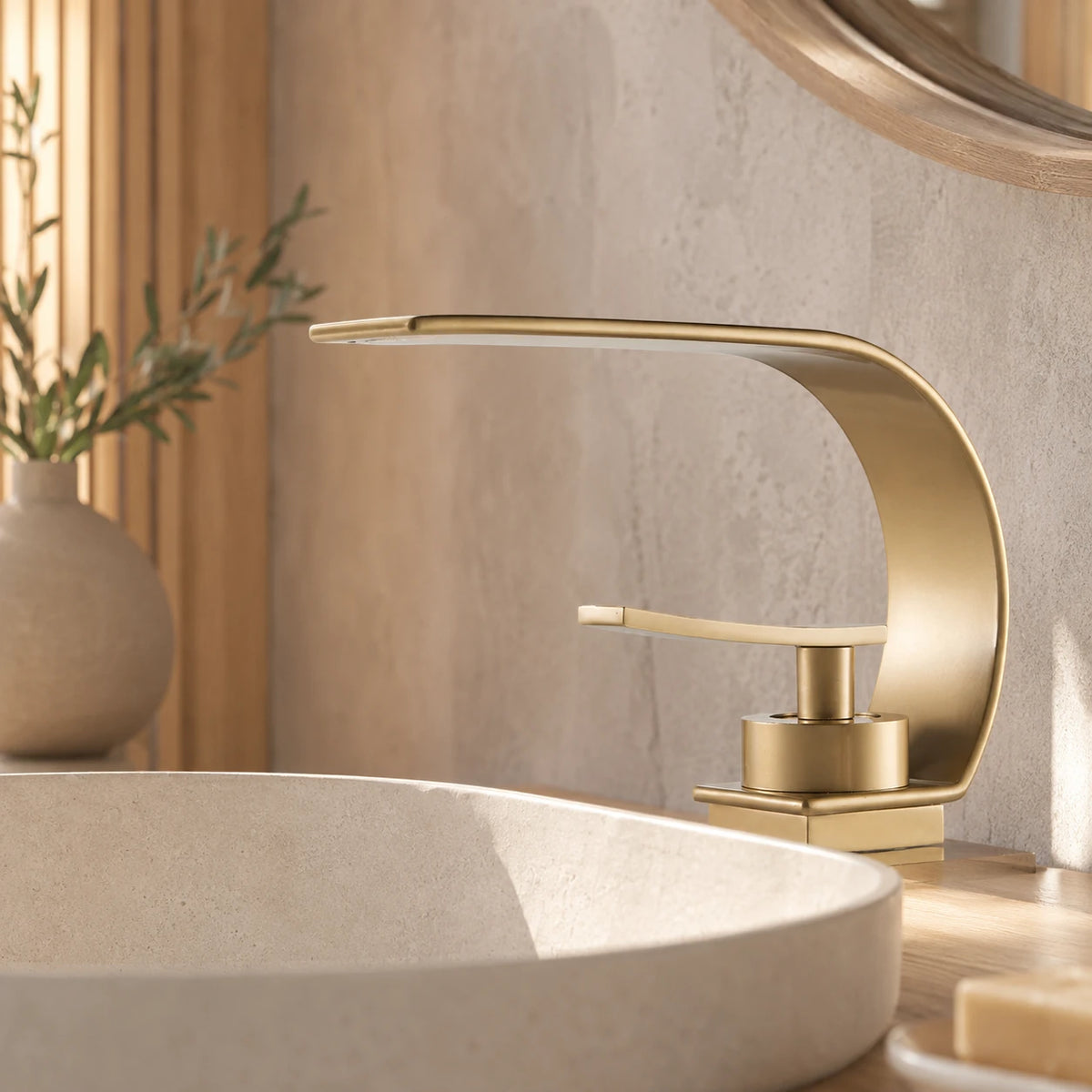 Robinet lavabo salle de bain plat incurvé - Doré