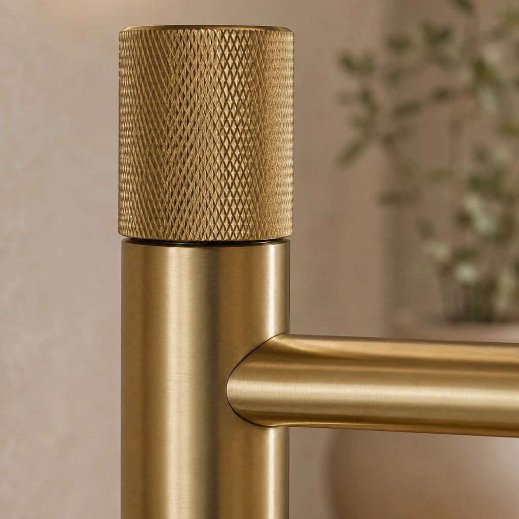 Robinet lavabo salle de bain poignée ronde travaillée - Doré brossé - Laiton