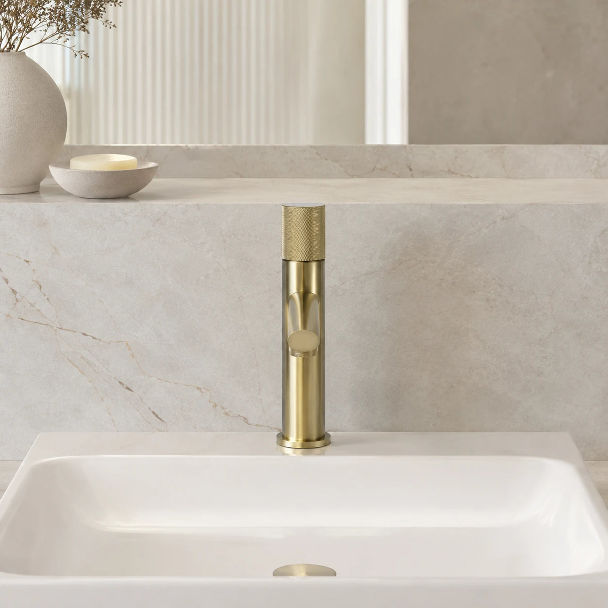 Robinet lavabo salle de bain poignée ronde travaillée - Doré brossé - Laiton