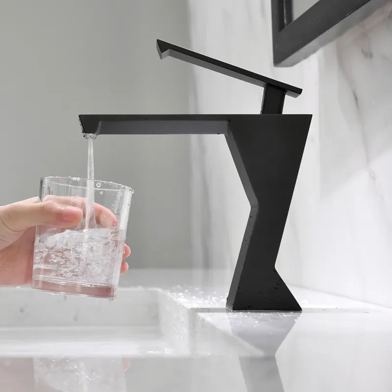 Robinet lavabo salle de bain design géométrique mitigeur - Noir - Laiton