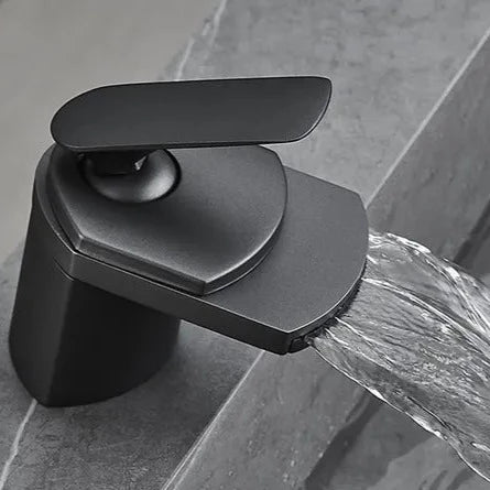 Robinet lavabo salle de bain large design cascade - Noir