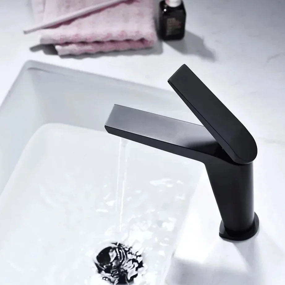 Robinet lavabo salle de bain minimaliste mitigeur - Noir - Laiton