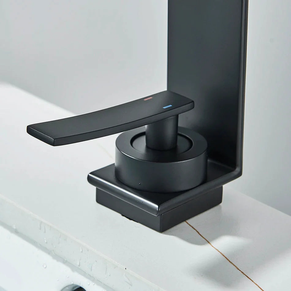 Robinet design lavabo salle de bain cascade - Noir - Laiton